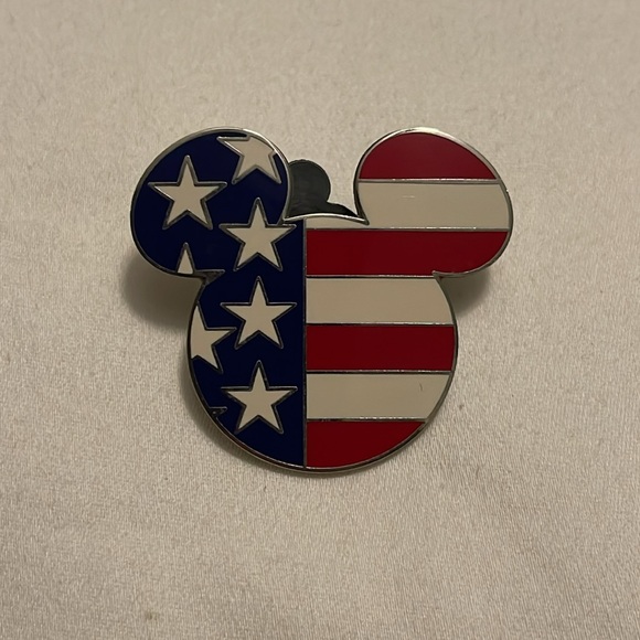 Lot of 3 Mickey Disney Trading Pins - Picture 5 of 8